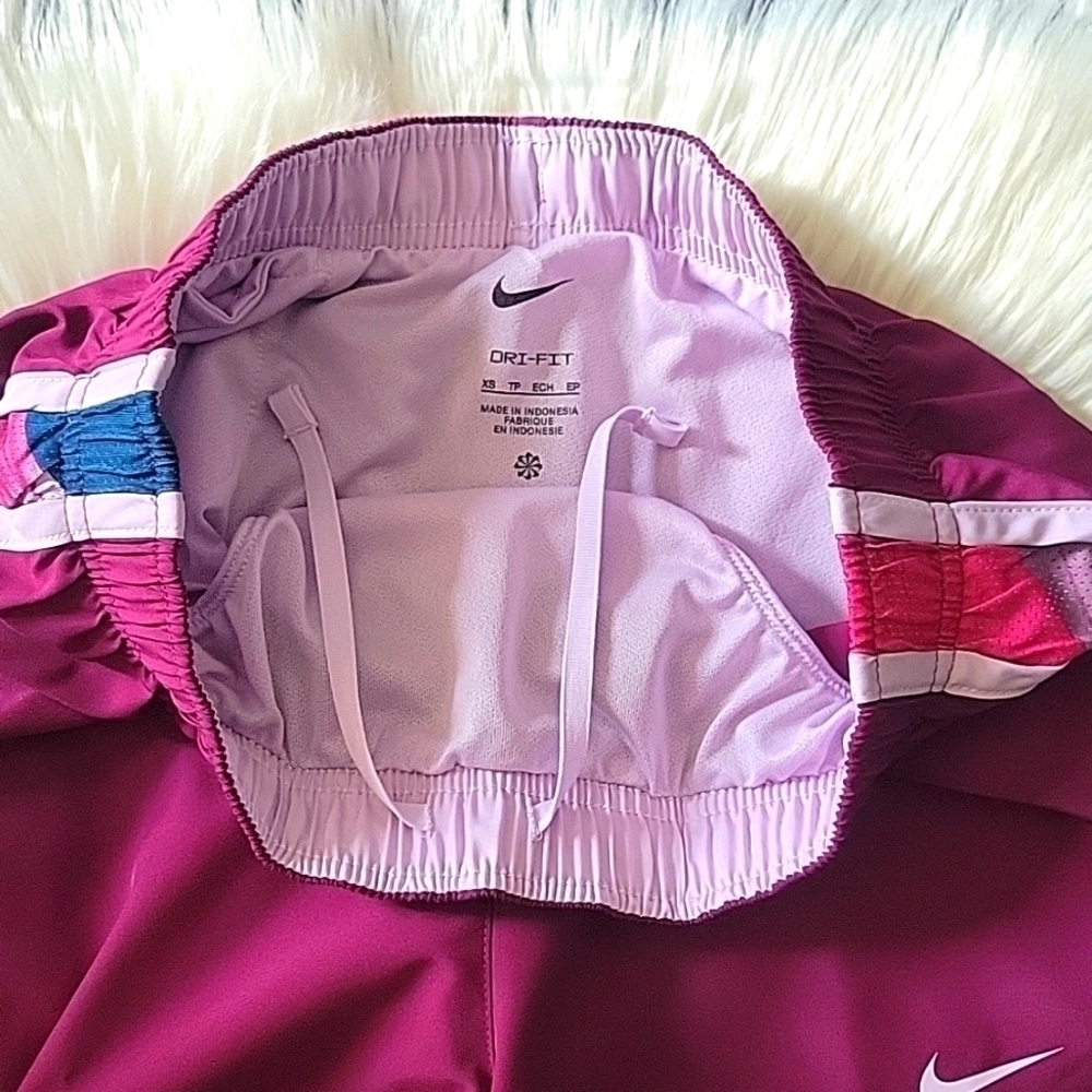 WOMEN'S Nike Dri-Fit Running Shorts - Picture 5 of 5